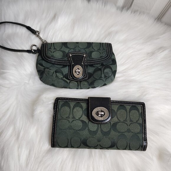 Coach Green Signature wallet & wristlet - Picture 1 of 8